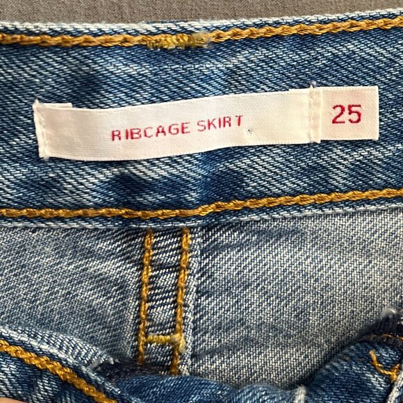 Levi's Premium Blue Denim Farm Rio X Floral Ribcage Mini Skirt  - Size 25 - Picture 10 of 13